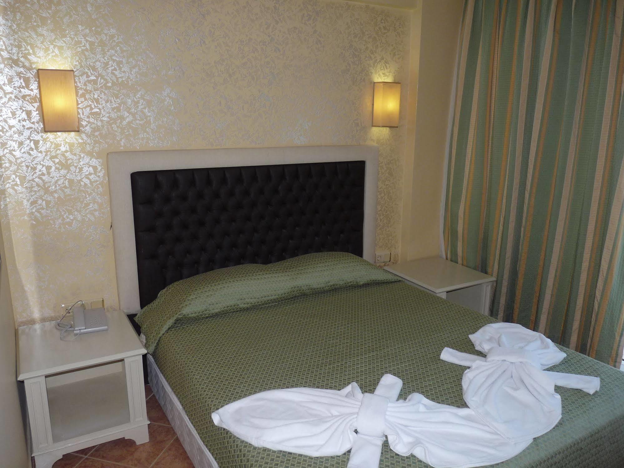 Arinna Park Hotel Antalya Bagian luar foto